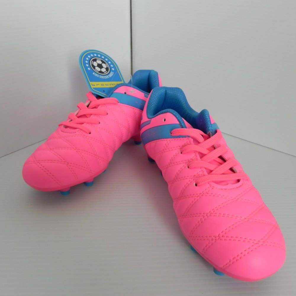 Girls Athletics Soccer Cleats NWT Size 3.5.